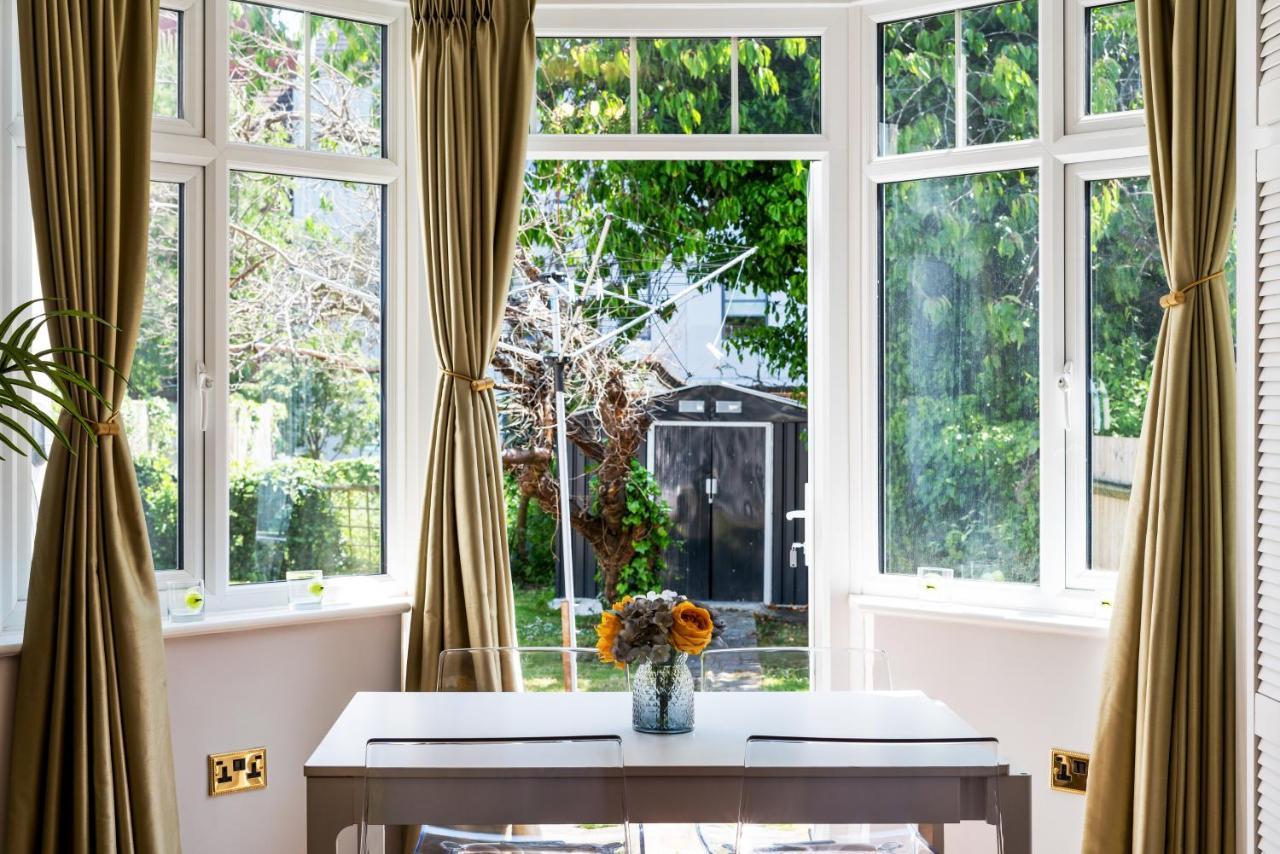 Lovely Garden Apartment In Wimbledon Town Centre With Private Parking By Wimbledon Holiday Lets London Exterior photo