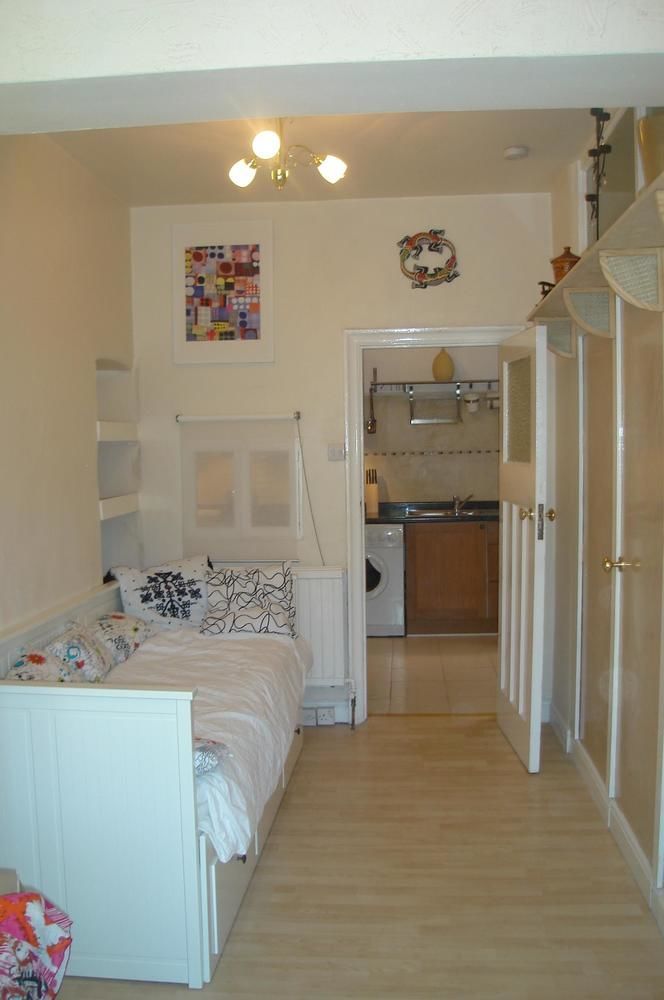 Lovely Garden Apartment In Wimbledon Town Centre With Private Parking By Wimbledon Holiday Lets London Exterior photo