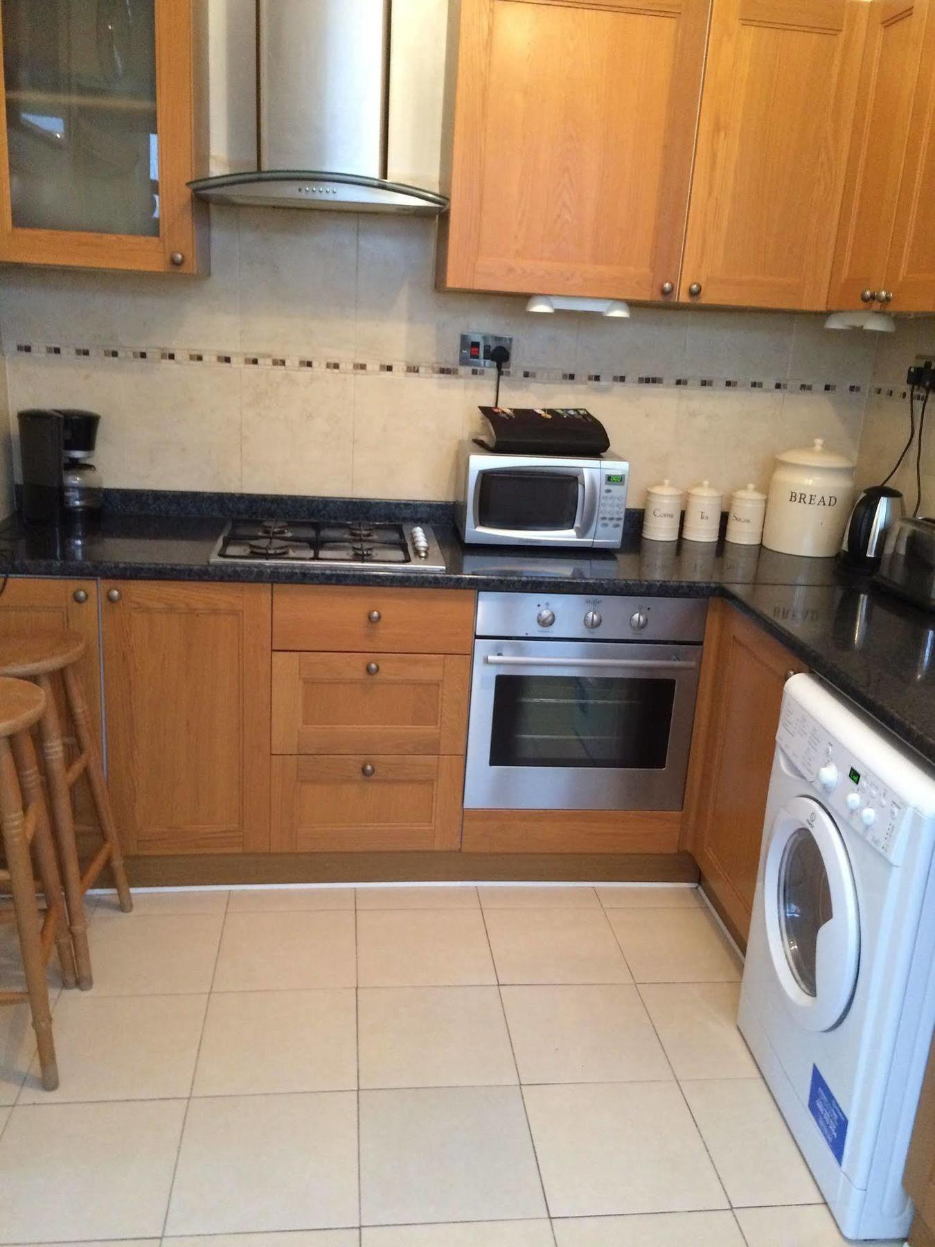 Lovely Garden Apartment In Wimbledon Town Centre With Private Parking By Wimbledon Holiday Lets London Exterior photo