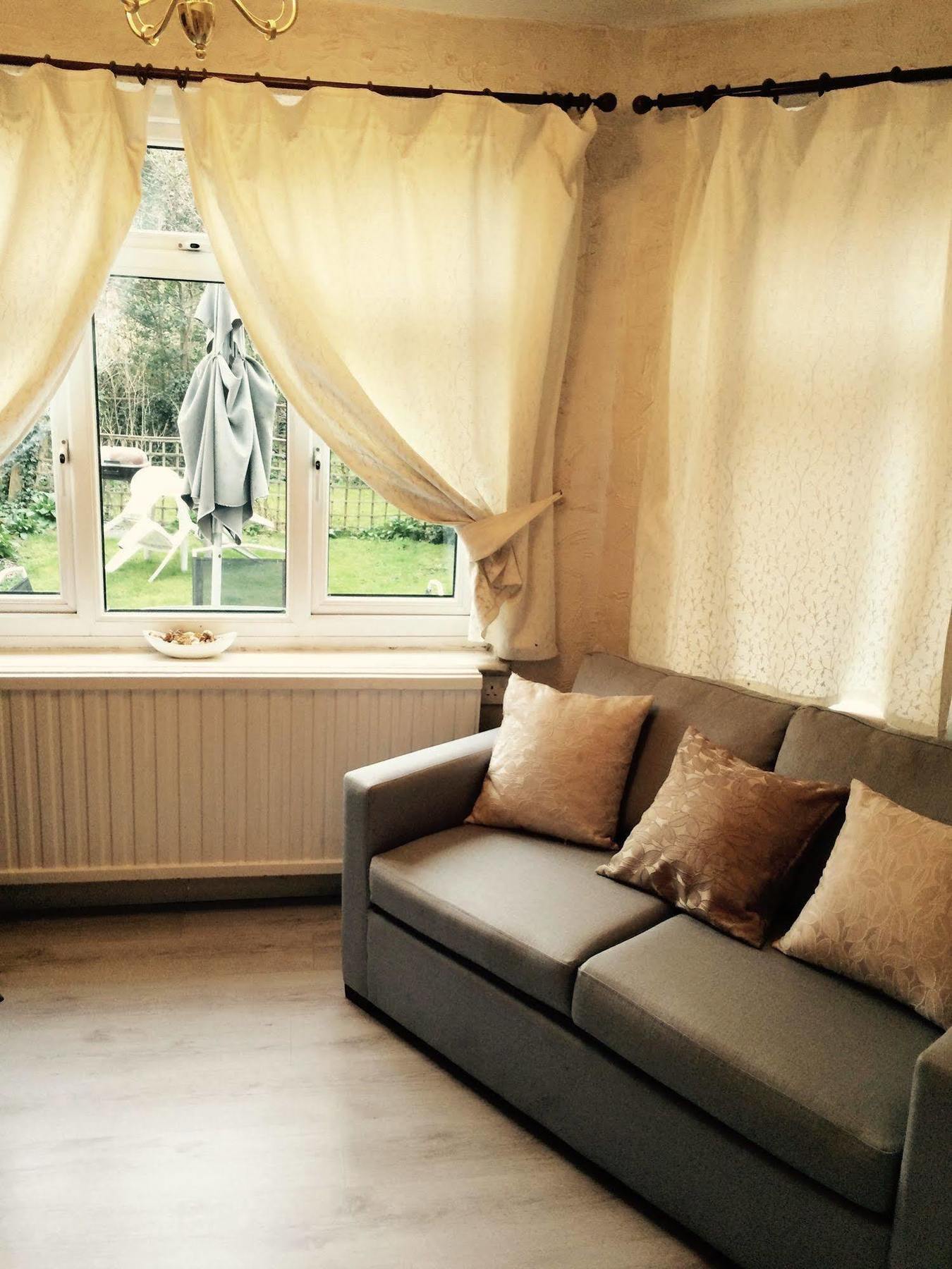 Lovely Garden Apartment In Wimbledon Town Centre With Private Parking By Wimbledon Holiday Lets London Exterior photo
