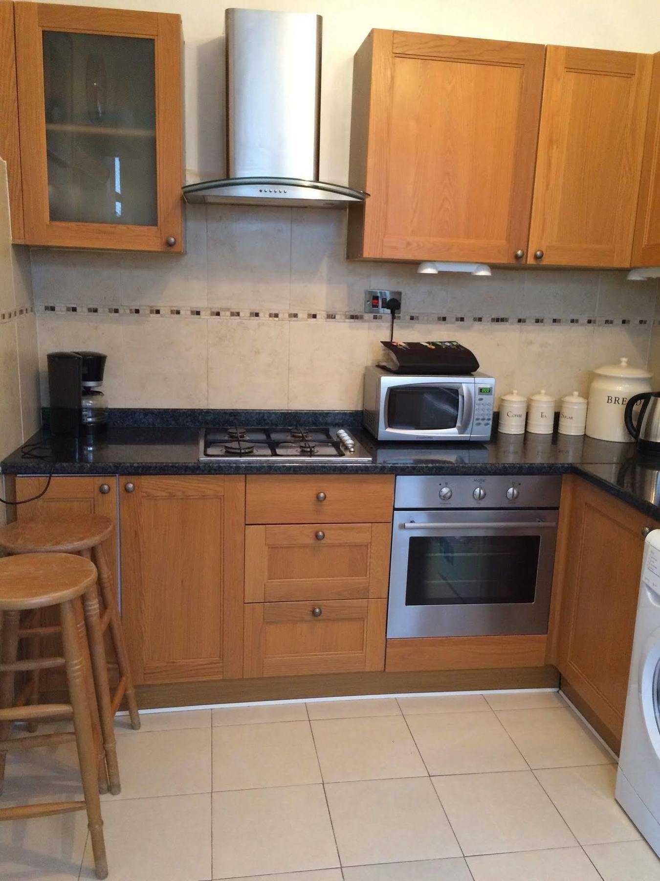 Lovely Garden Apartment In Wimbledon Town Centre With Private Parking By Wimbledon Holiday Lets London Exterior photo