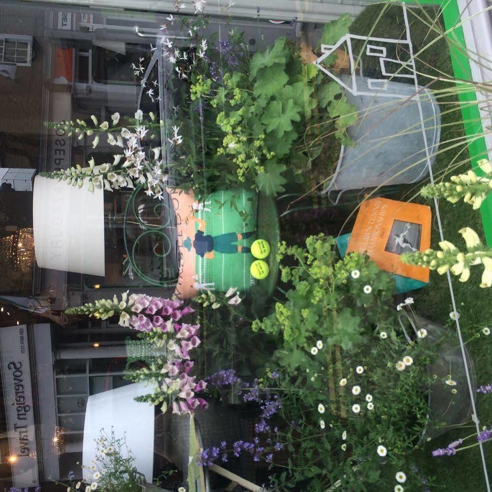 Lovely Garden Apartment In Wimbledon Town Centre With Private Parking By Wimbledon Holiday Lets London Exterior photo